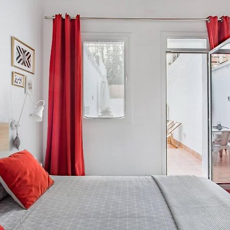 Stylish Apartment With Terrace For Couple Or Family Barselona Dış mekan fotoğraf