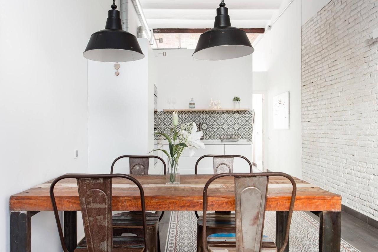 Stylish Apartment With Terrace For Couple Or Family Barselona Dış mekan fotoğraf