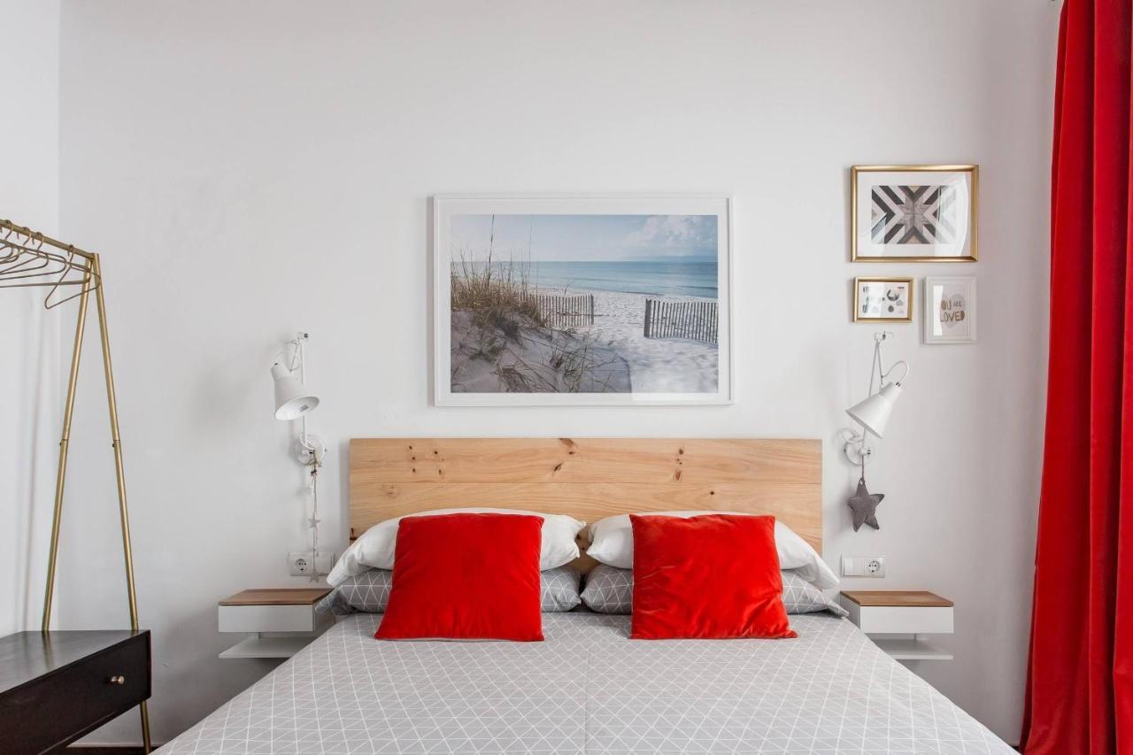 Stylish Apartment With Terrace For Couple Or Family Barselona Dış mekan fotoğraf