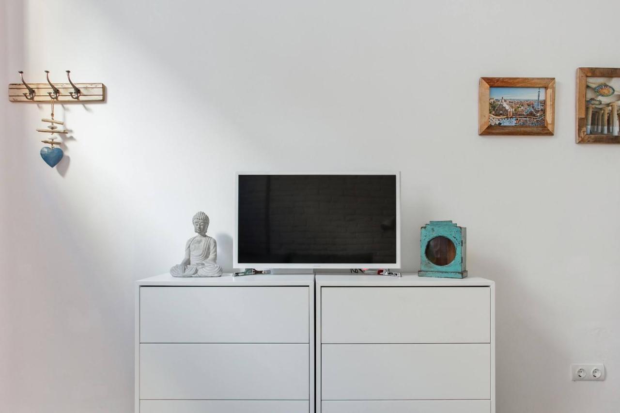 Stylish Apartment With Terrace For Couple Or Family Barselona Dış mekan fotoğraf