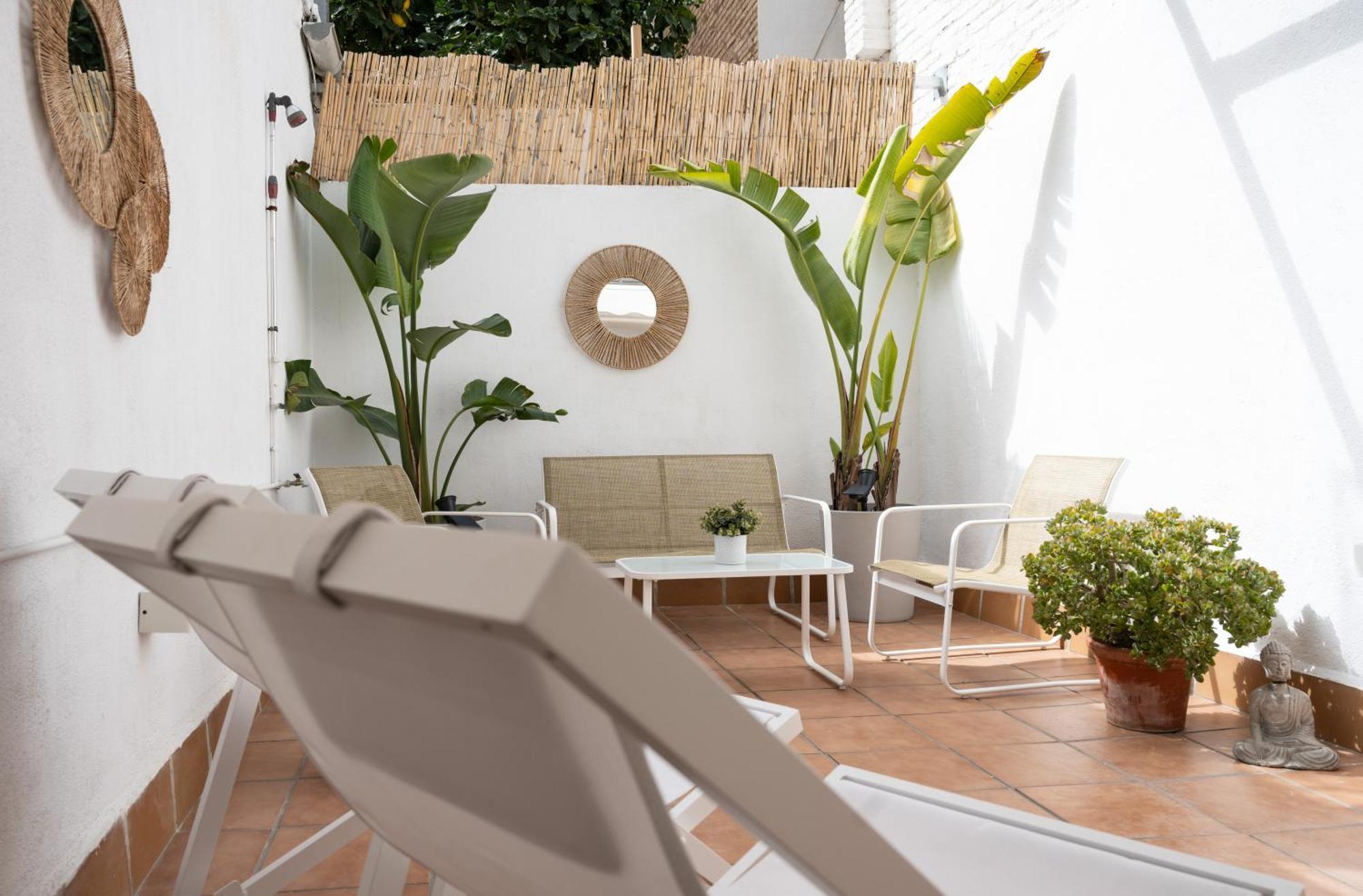 Stylish Apartment With Terrace For Couple Or Family Barselona Dış mekan fotoğraf
