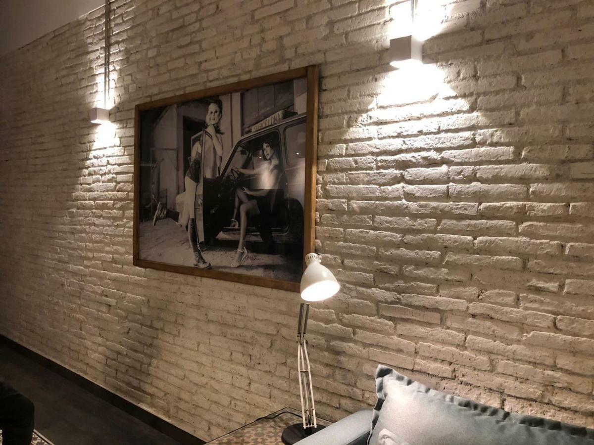 Stylish Apartment With Terrace For Couple Or Family Barselona Dış mekan fotoğraf